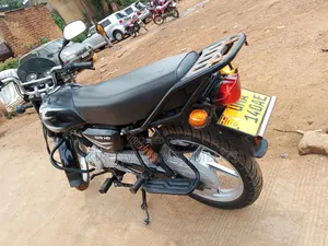 Bajaj Boxer 125 2024 Black