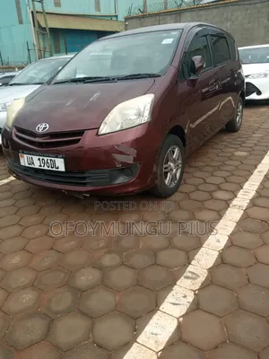 Toyota Passo Sette 2011 Maroon
