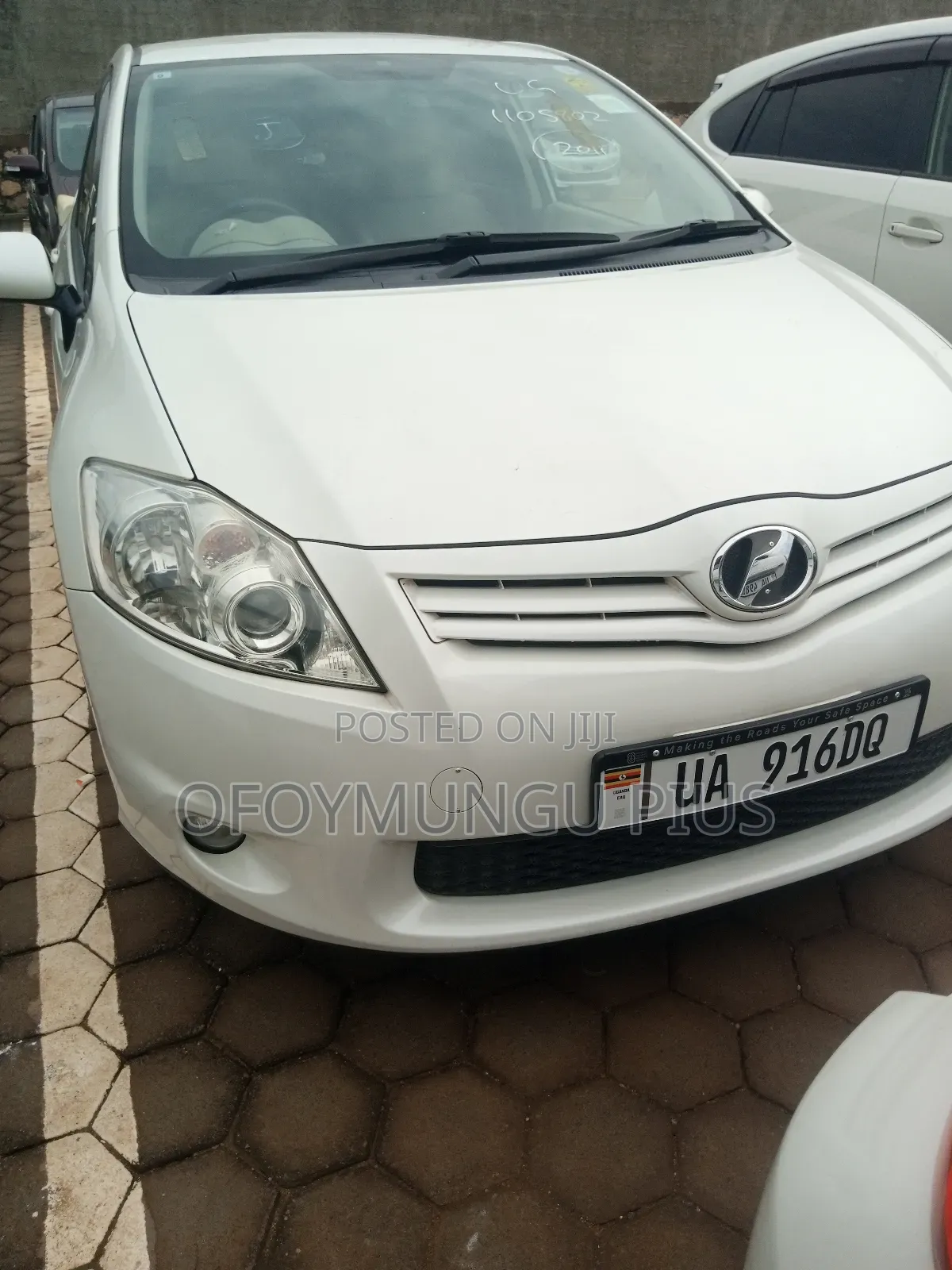 Toyota Auris 2011 White