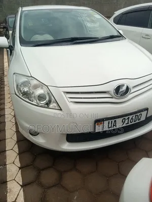 Toyota Auris 2011 White