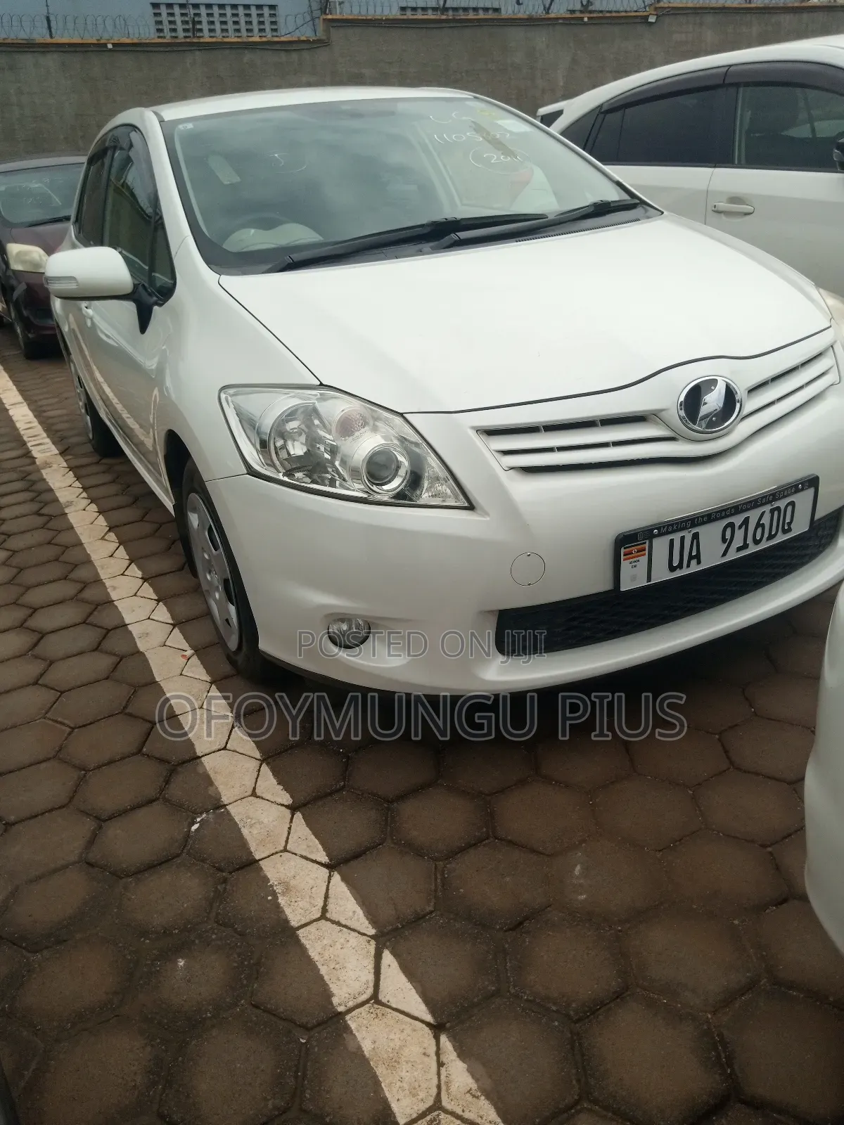 Toyota Auris 2011 White