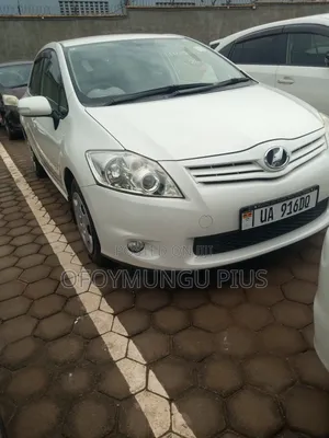 Toyota Auris 2011 White