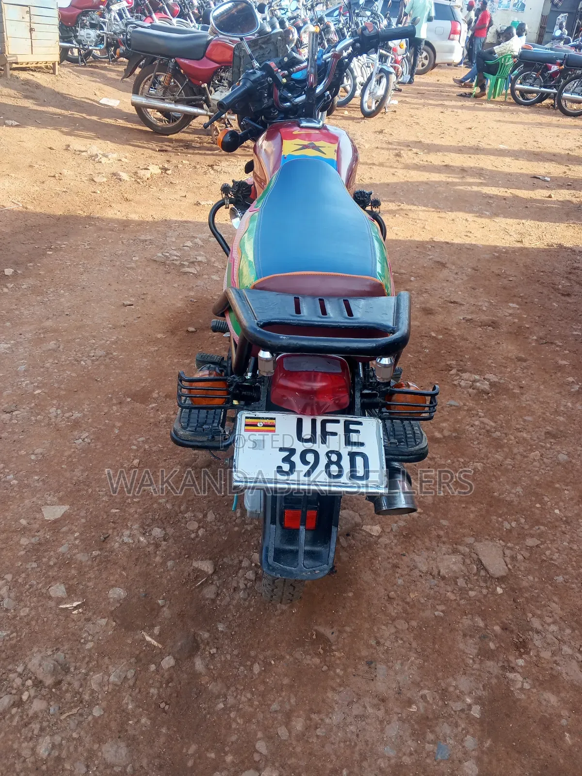 TVS HLX 125 2022 Red