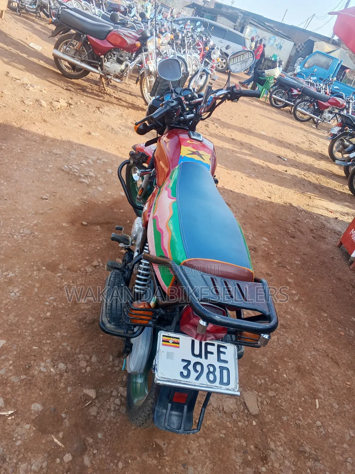 TVS HLX 125 2022 Red