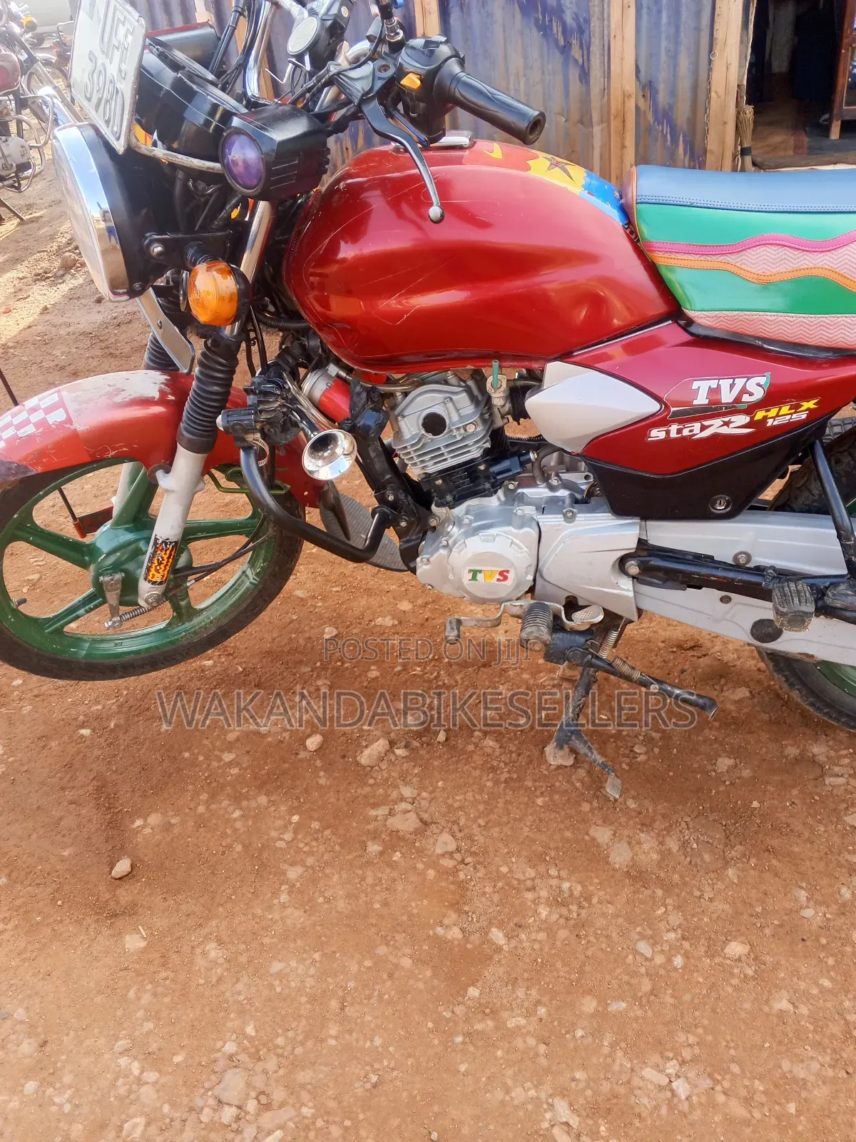 TVS HLX 125 2022 Red