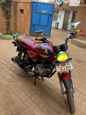 Bajaj CT 125X 2023 Red