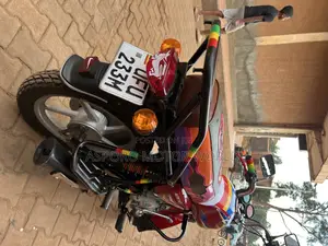 Bajaj CT 125X 2023 Red