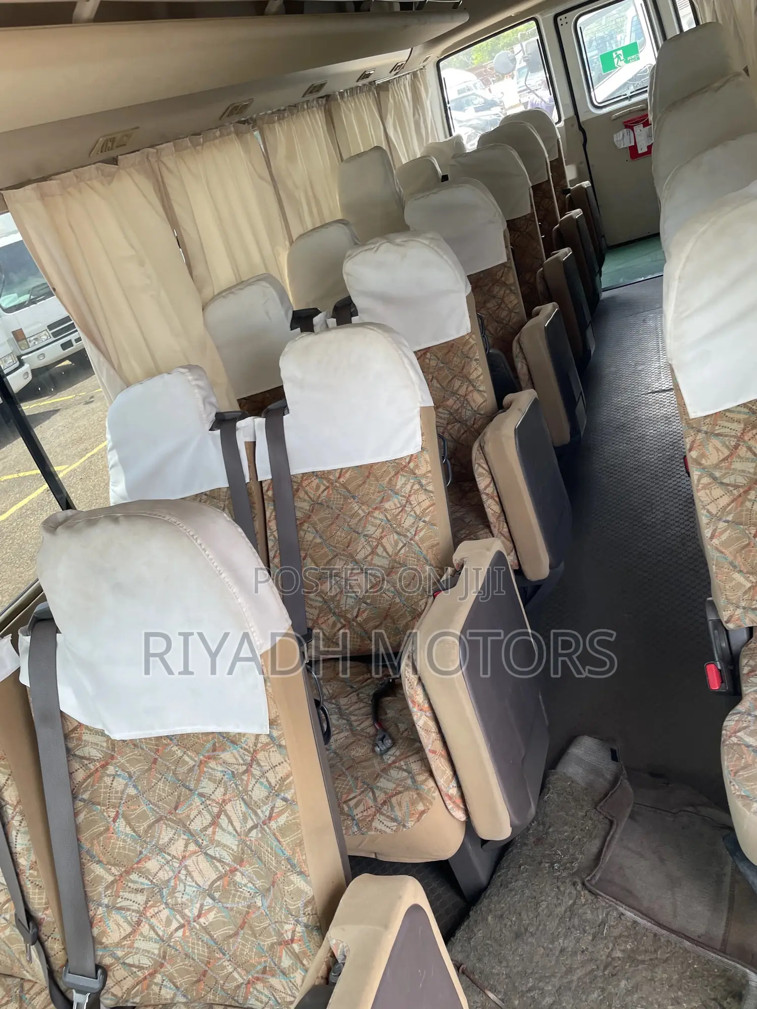Mitsubishi Fuso Rosa 2013 White