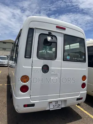 Mitsubishi Fuso Rosa 2011 White