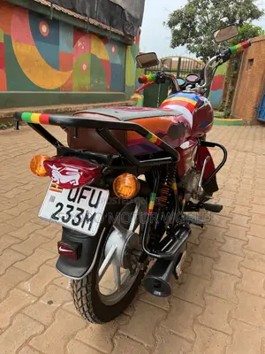 Bajaj CT 125X 2023 Red