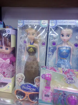 Favorite Fashion" Dolls