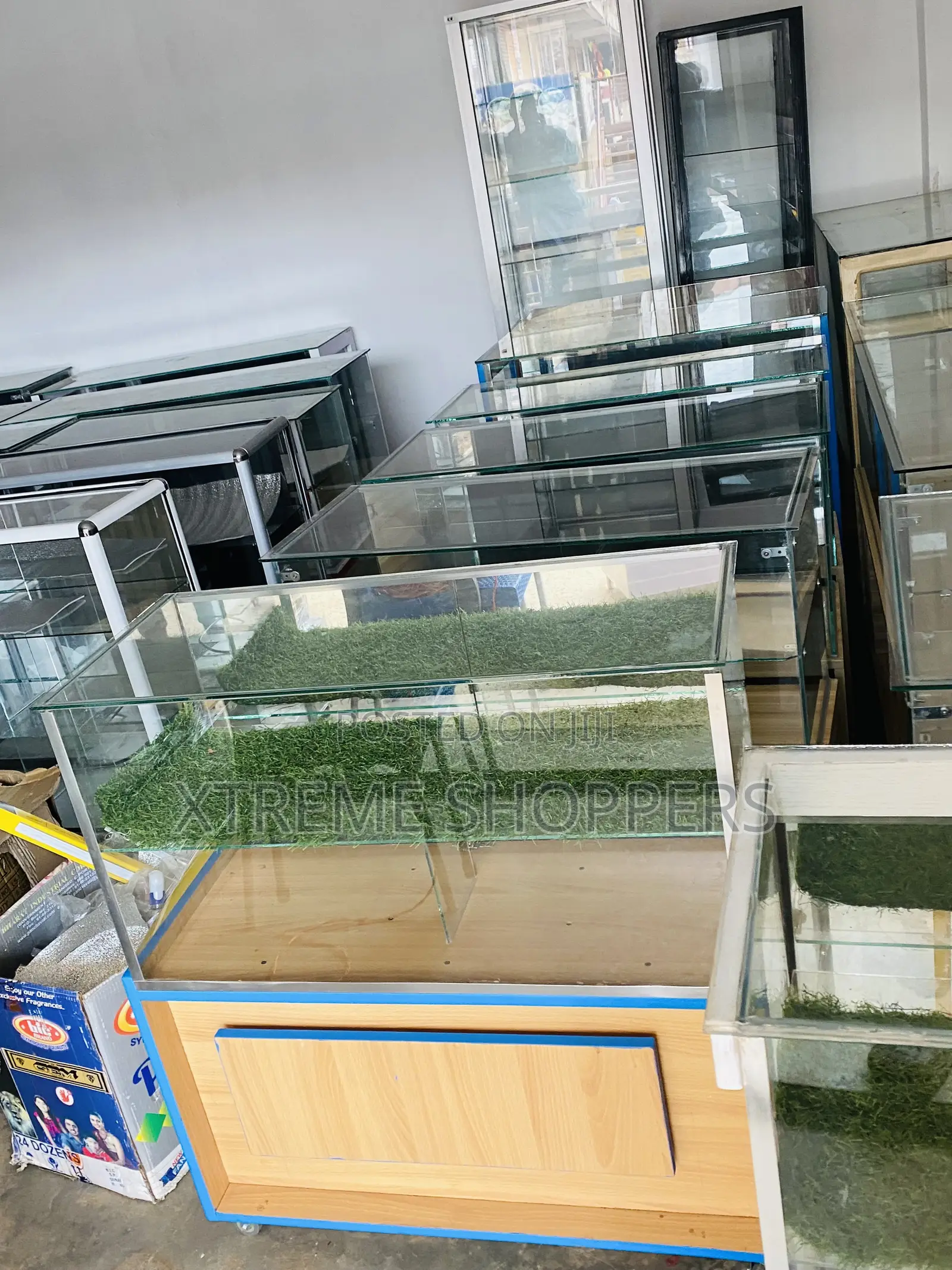 Mpaya Counter - Display Phone Transparent Enough 3ft