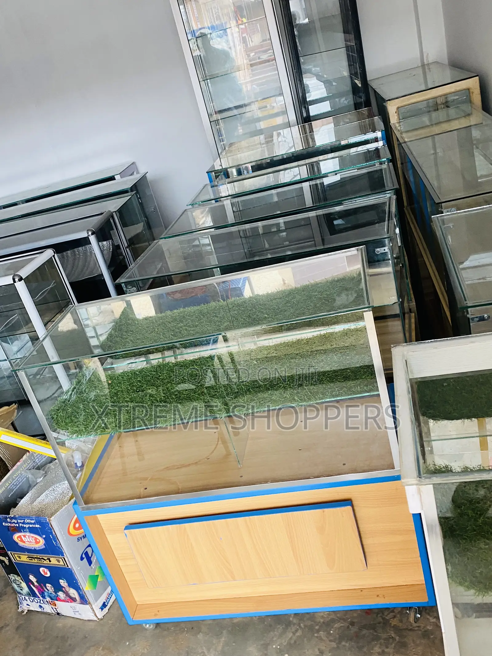 Mpaya Counter - Display Phone Transparent Enough 3ft
