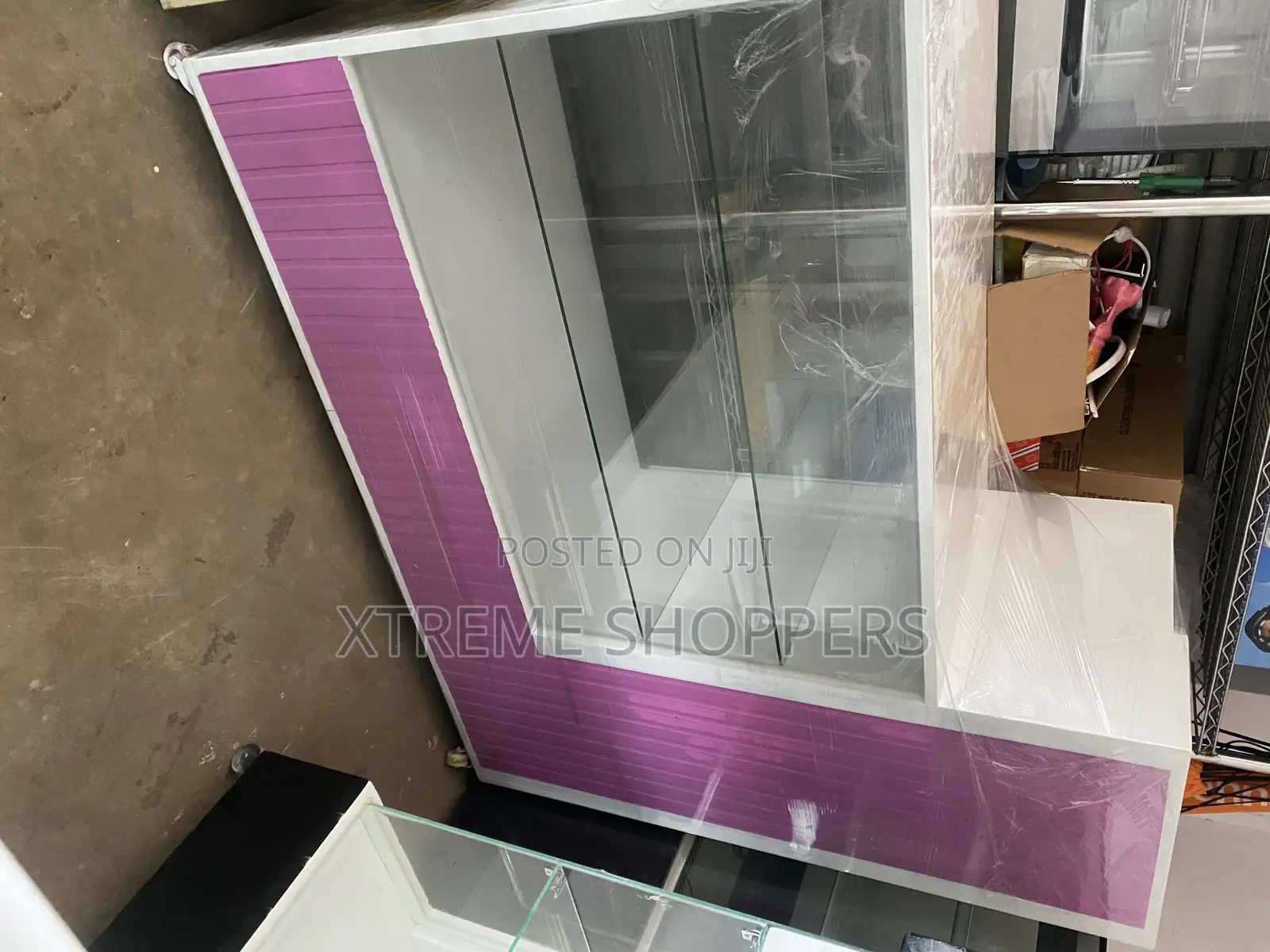 Modern Reception Display Counter/ Display