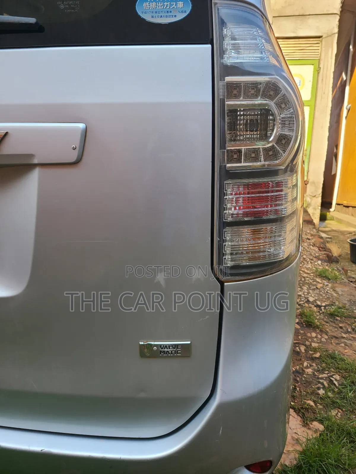 Toyota Voxy 2013 Silver