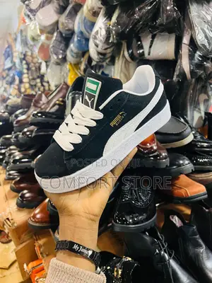 Original Puma Sneakers in Black and White
