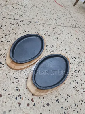 Oval Cast Iron Plate With Wooden Underliner