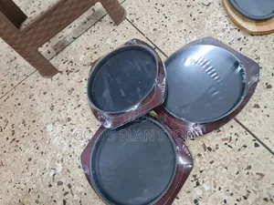 Round Cast Iron Plate With Wooden Underliner