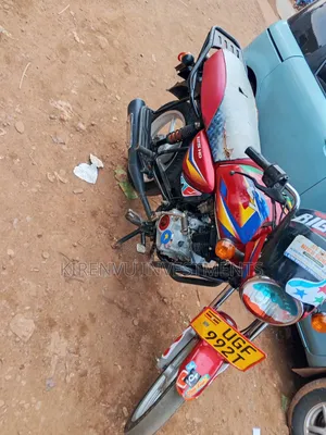 Bajaj Boxer 125 2024 Red