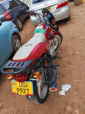 Bajaj Boxer 125 2024 Red