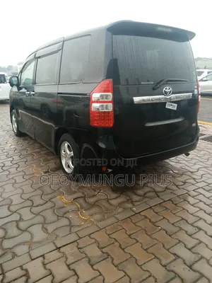 Toyota Noah 2013 Black