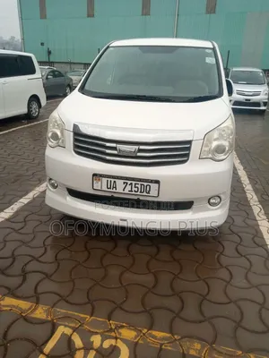 Toyota Noah 2010 White