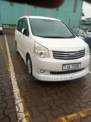 Toyota Noah 2010 White