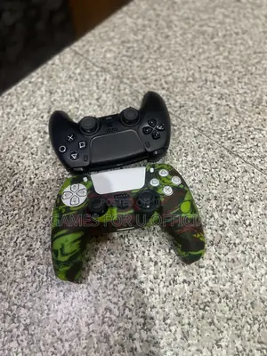 Ps5 Pads Customized White/Black Original Used Uk