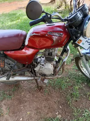 Bajaj Boxer 100 2018 Red