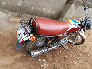 Bajaj Boxer 100 2019 Red
