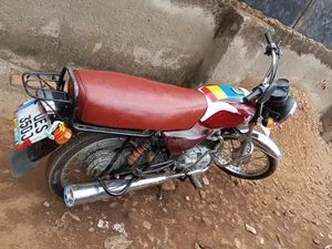 Bajaj Boxer 100 2019 Red