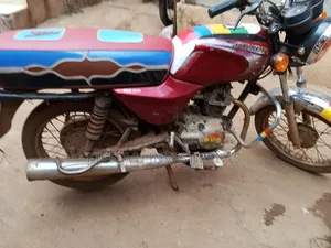 Bajaj Boxer 2018 Red