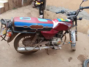Bajaj Boxer 2018 Red