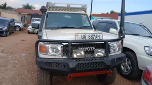 Toyota Land Cruiser 2010 White