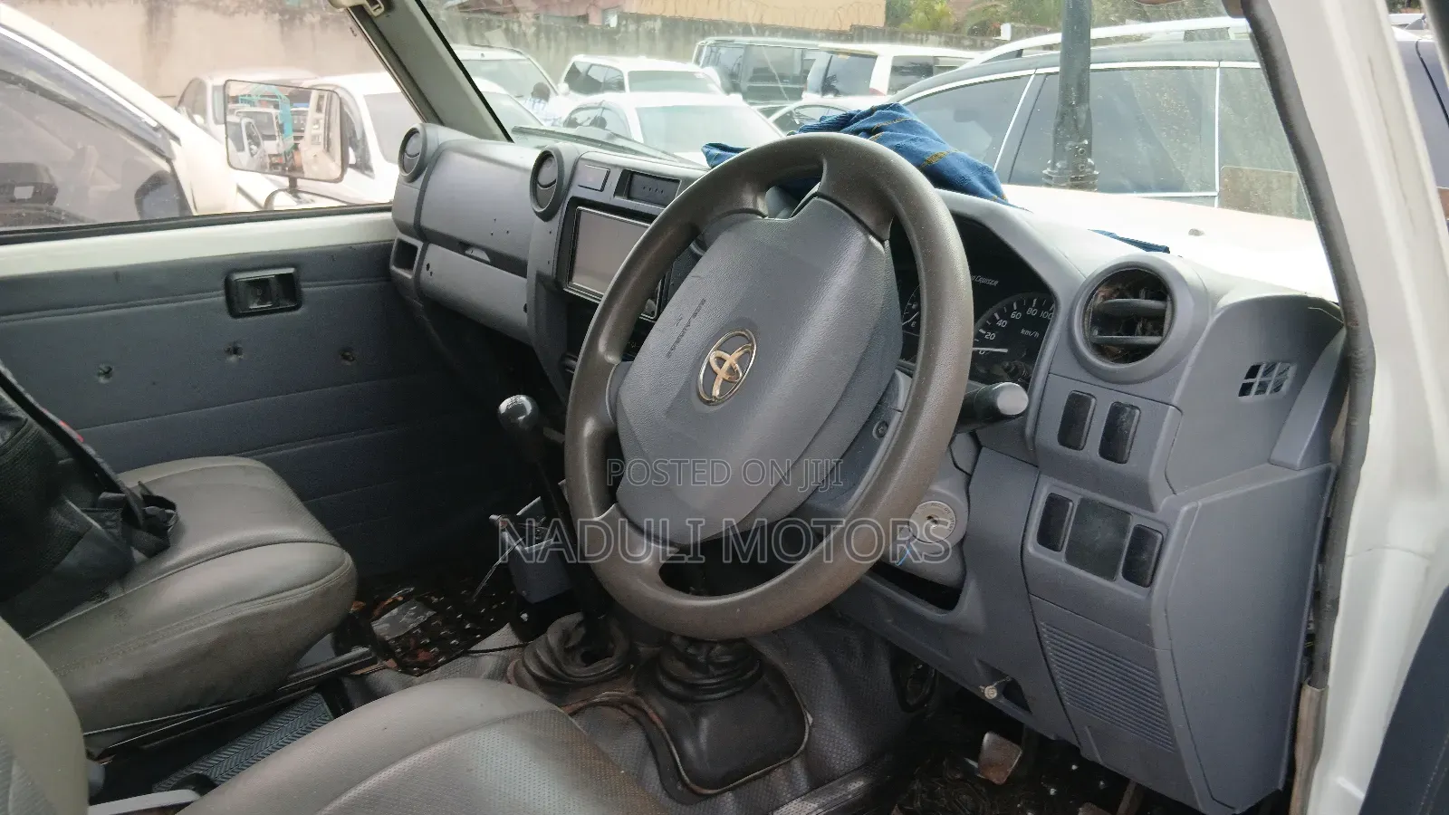 Toyota Land Cruiser 2010 White
