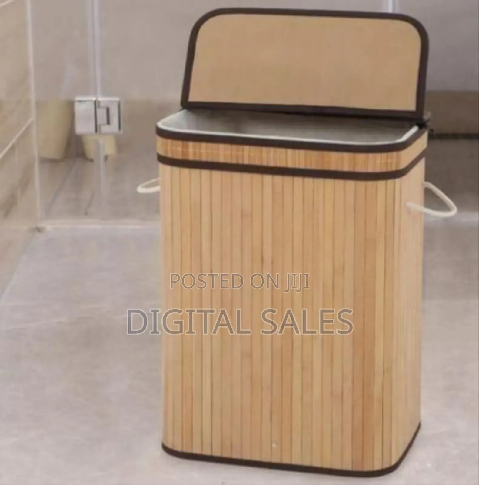 Natural Bamboo Laundry Hamper With Integrated Lid