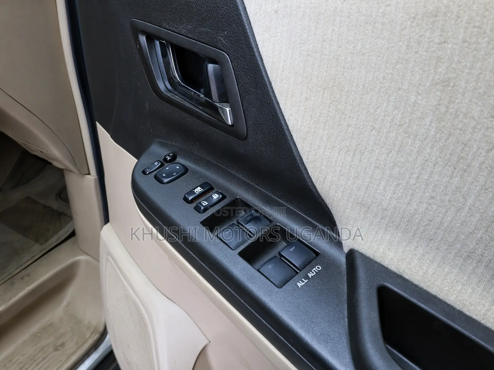 Toyota Alphard 2.4 Petrol AWD 2012 Silver