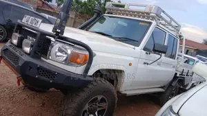 Toyota Land Cruiser 2010 White