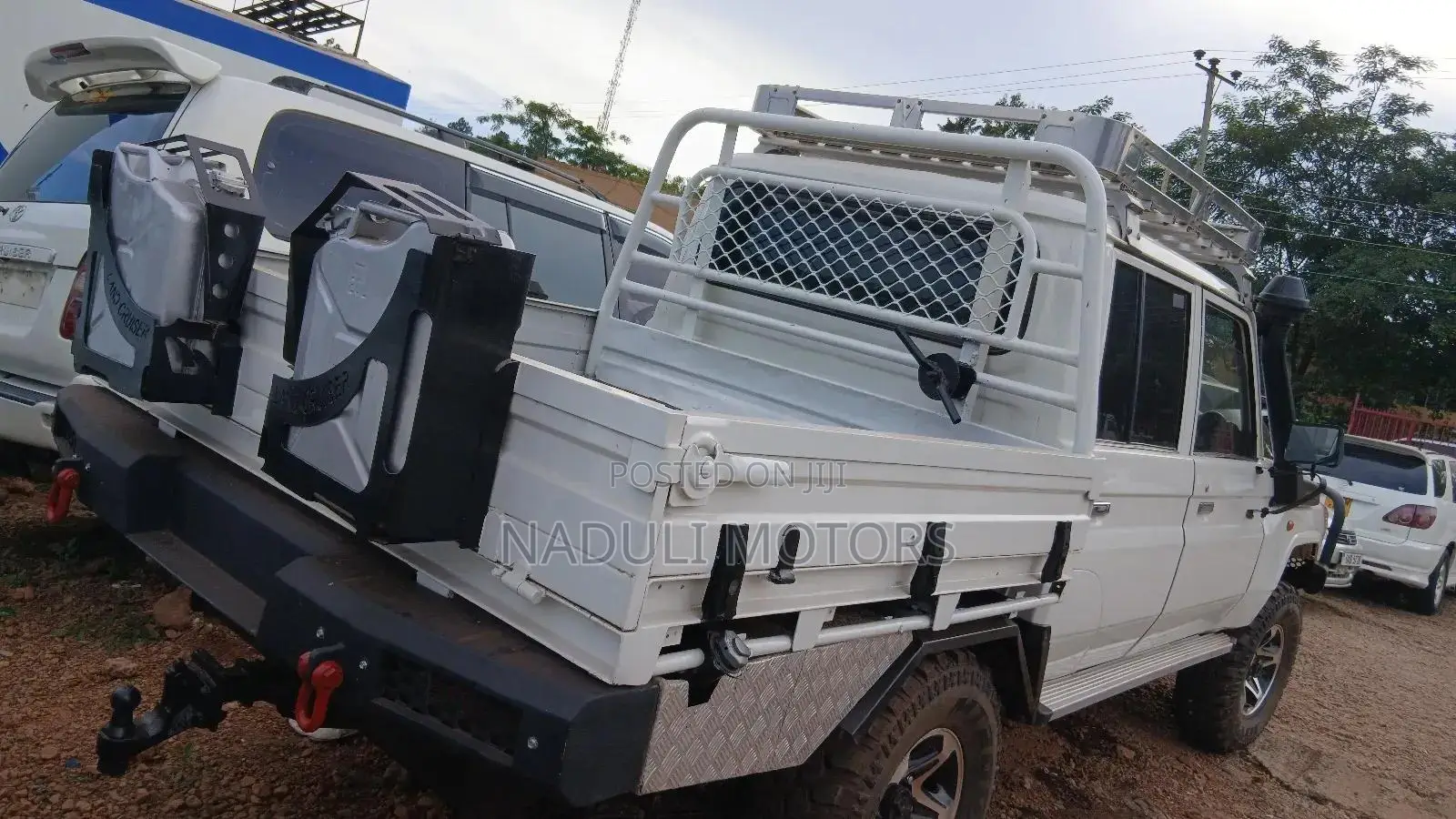 Toyota Land Cruiser 2010 White