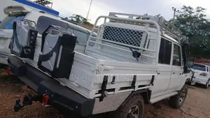 Toyota Land Cruiser 2010 White