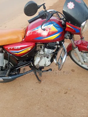 Bajaj Boxer 125 2023 Red