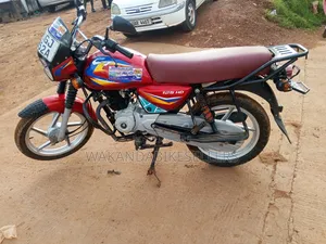 Bajaj Boxer 125 2025 Red