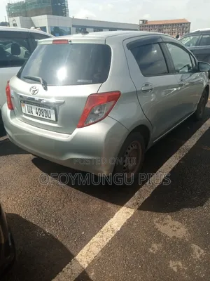 Toyota Vitz 2011 Green