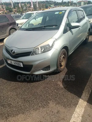 Toyota Vitz 2011 Green