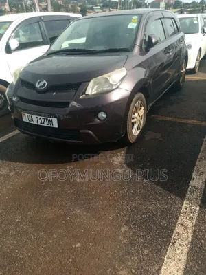 Toyota IST 2012 Maroon