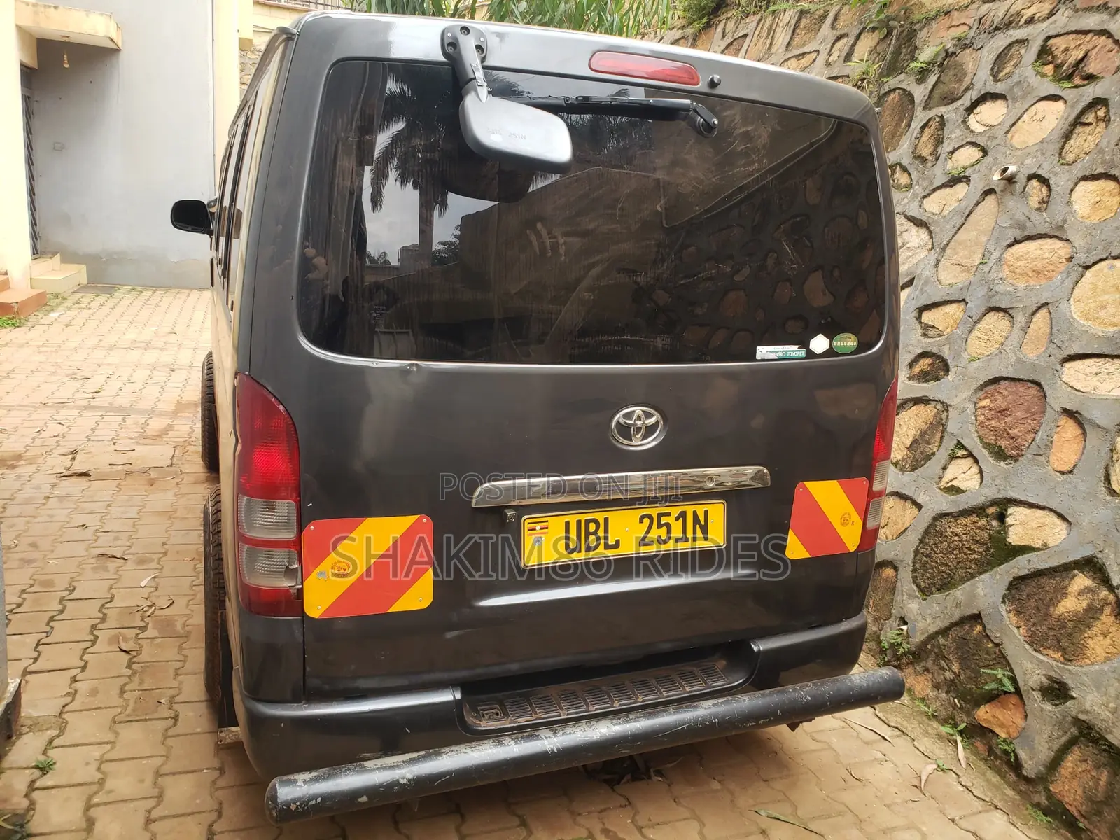 Toyota HiAce 2013 Black
