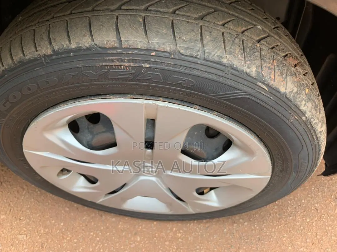 Toyota Ractis 2012 Black