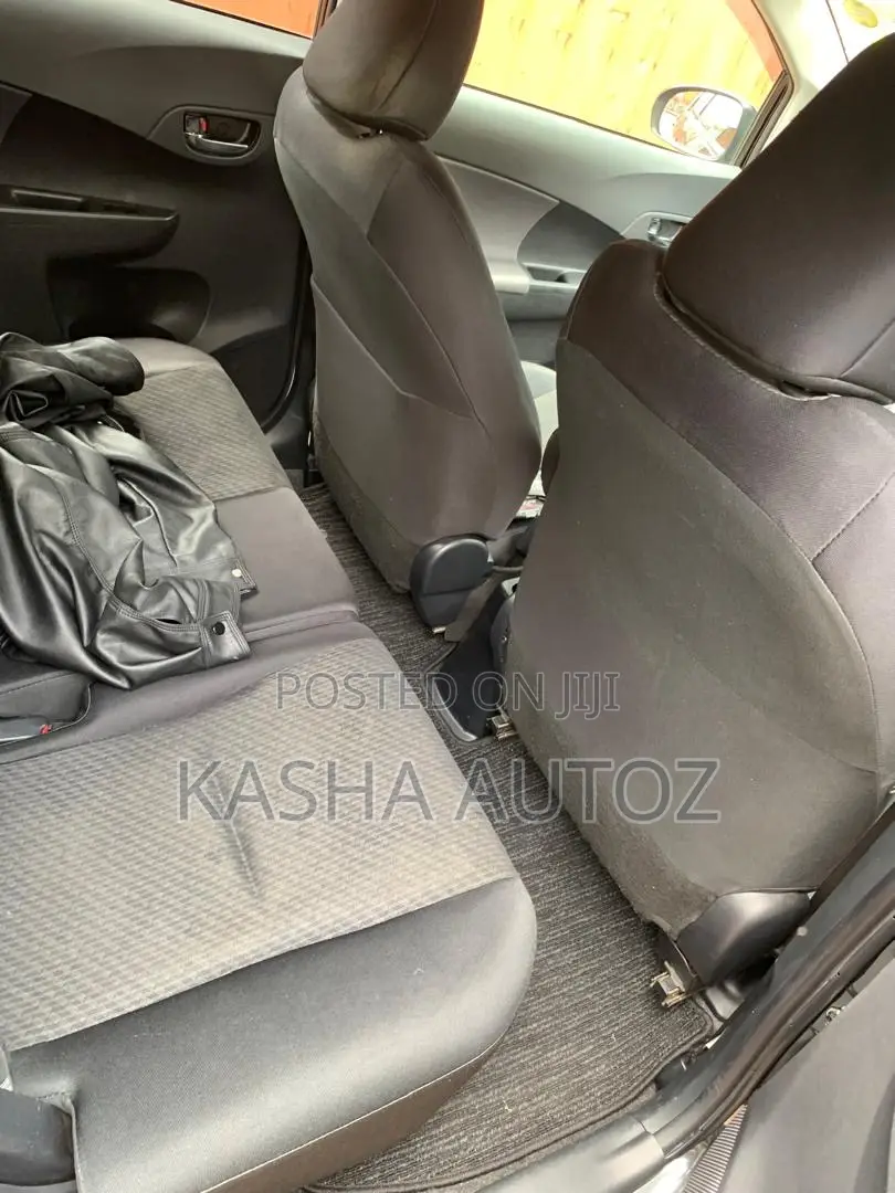 Toyota Ractis 2012 Black