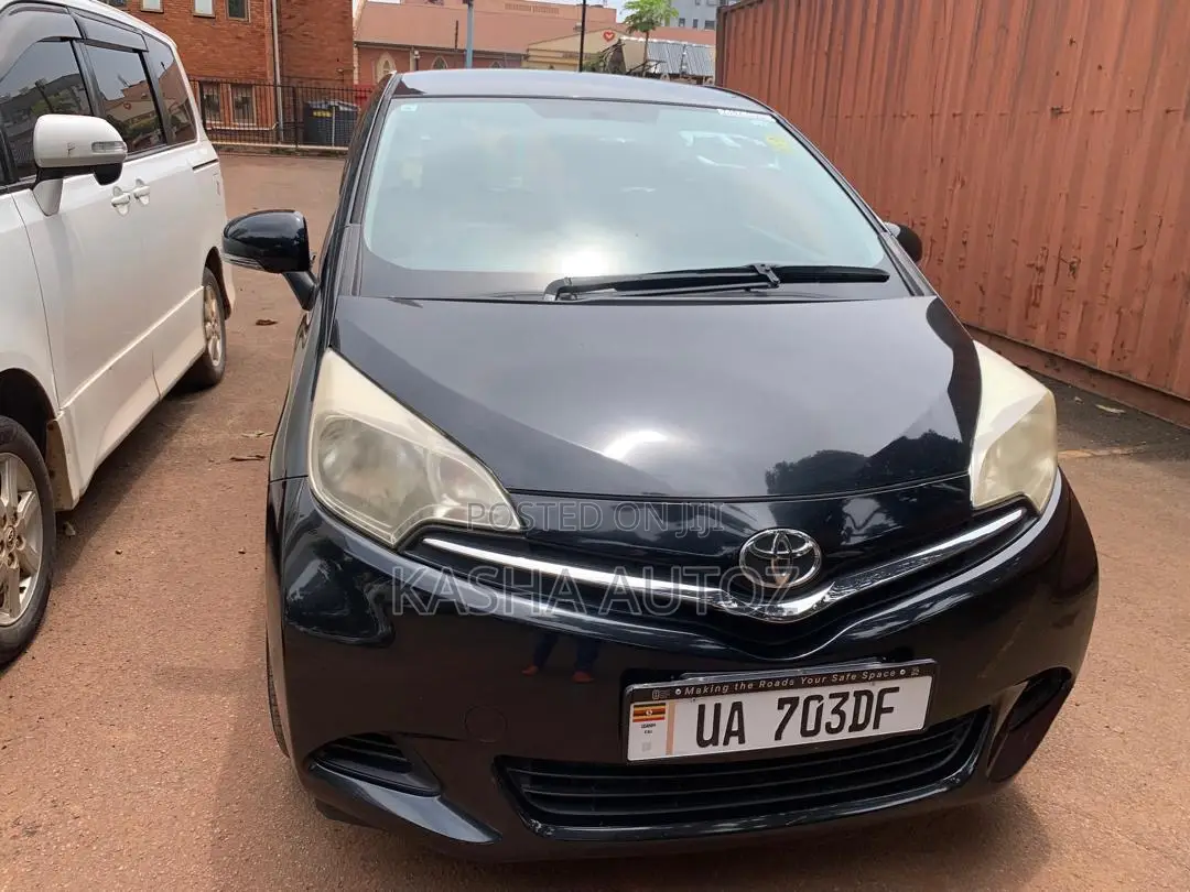 Toyota Ractis 2012 Black