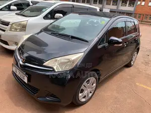 Toyota Ractis 2012 Black